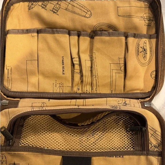 Scully Aero Squadron Vintage Leather Large Hanging Toiletry Shave